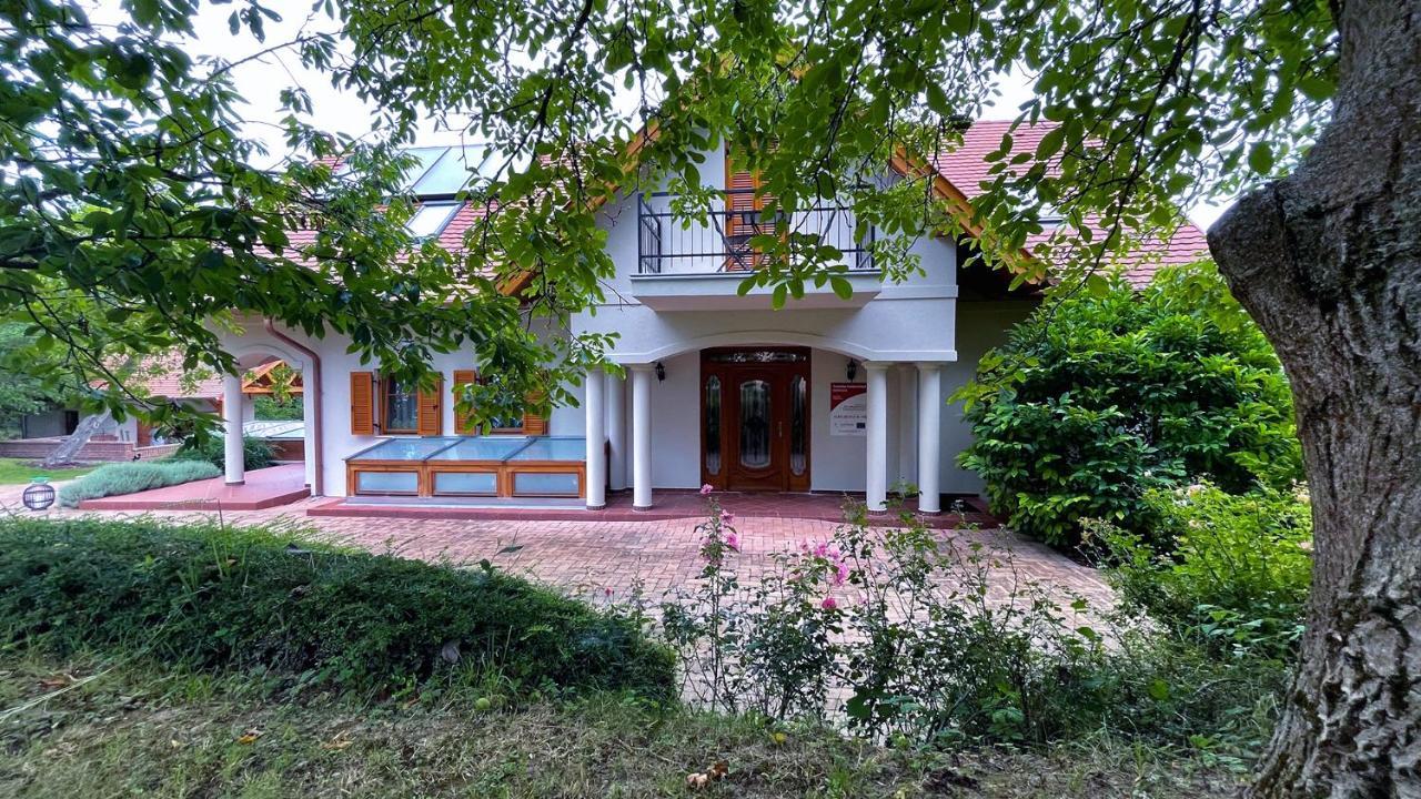 Ozkut Apartmanhaz Olmod 外观 照片