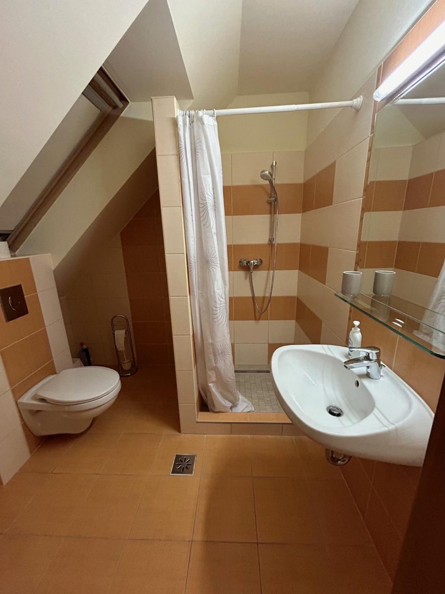 Ozkut Apartmanhaz Olmod 外观 照片
